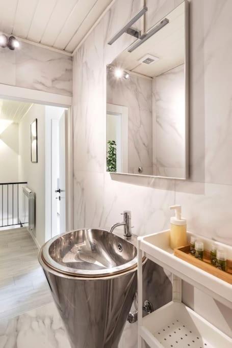 Stupendo Duplex In Centro A Milanoアパートメント エクステリア 写真